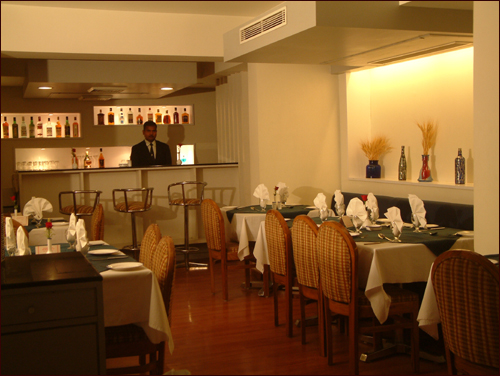 Amer Palace Hotel Bhopal Restaurant